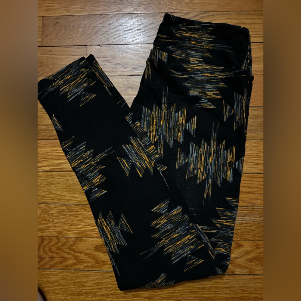 LuLaRoe Leggings Black, Gray, Yellow Gold, Geometric, size OS